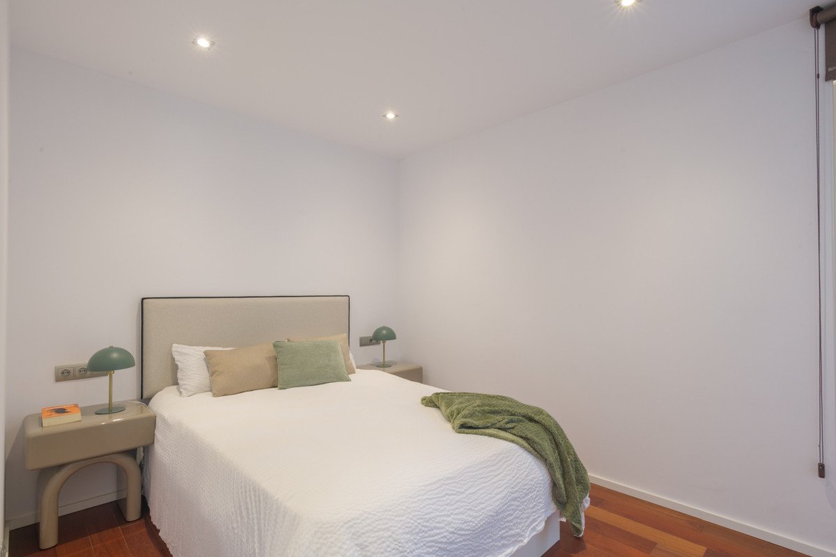 2 Bed Middle Floor Apartment in Centro Histórico