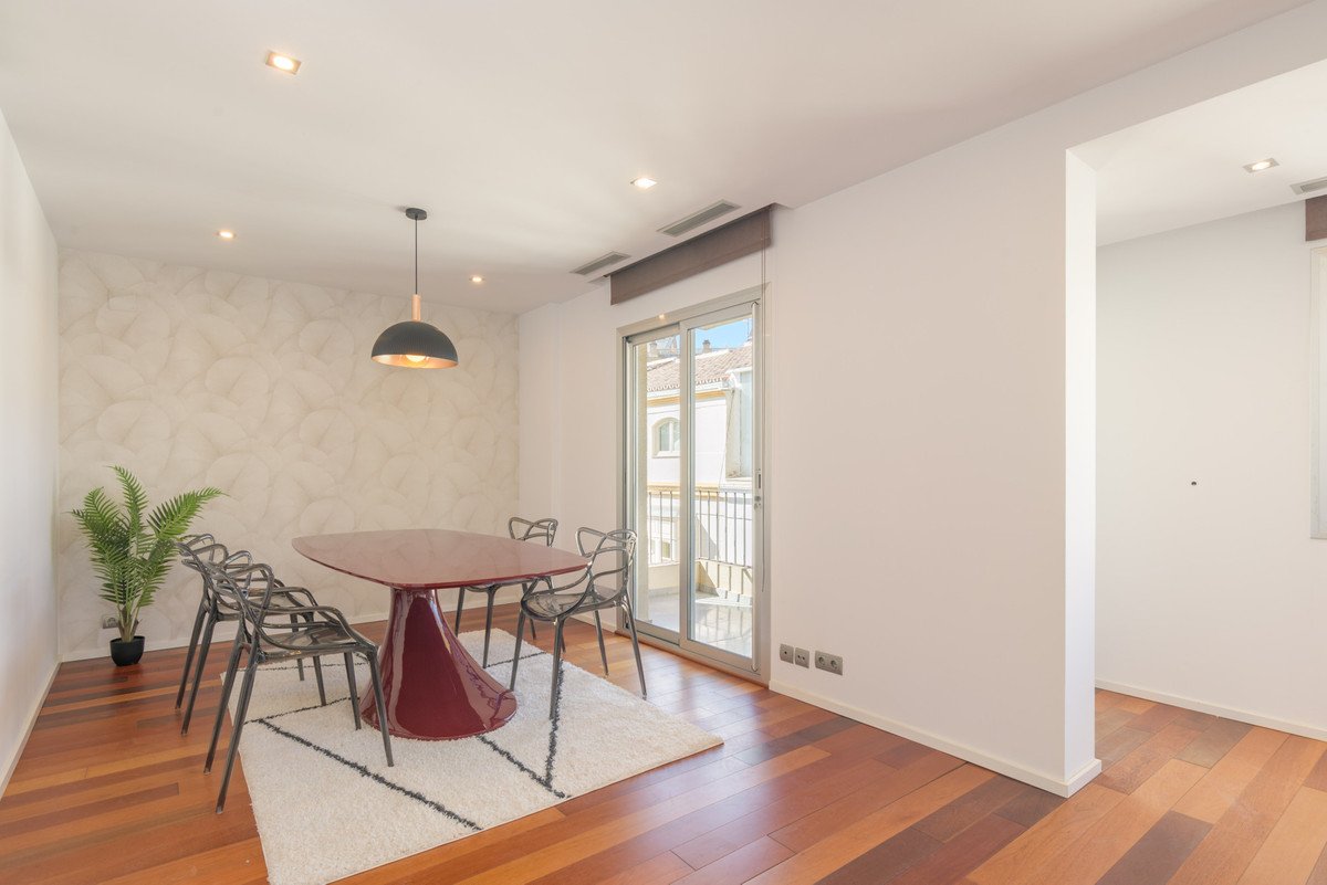 2 Bed Middle Floor Apartment in Centro Histórico