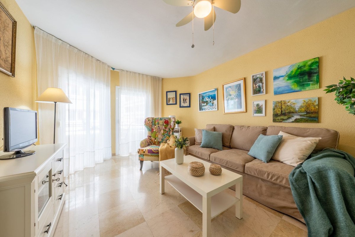 1 Bed Middle Floor Apartment in Marbella