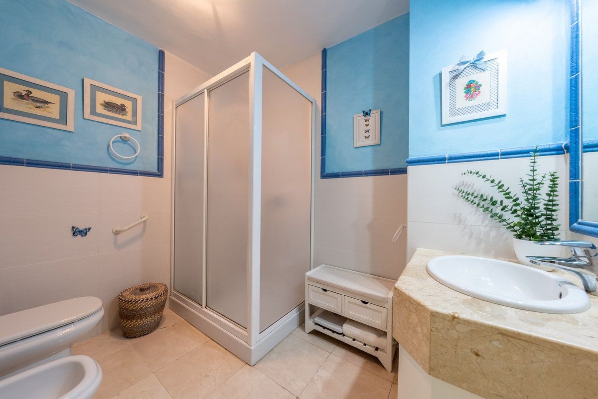 1 Bed Middle Floor Apartment in Marbella