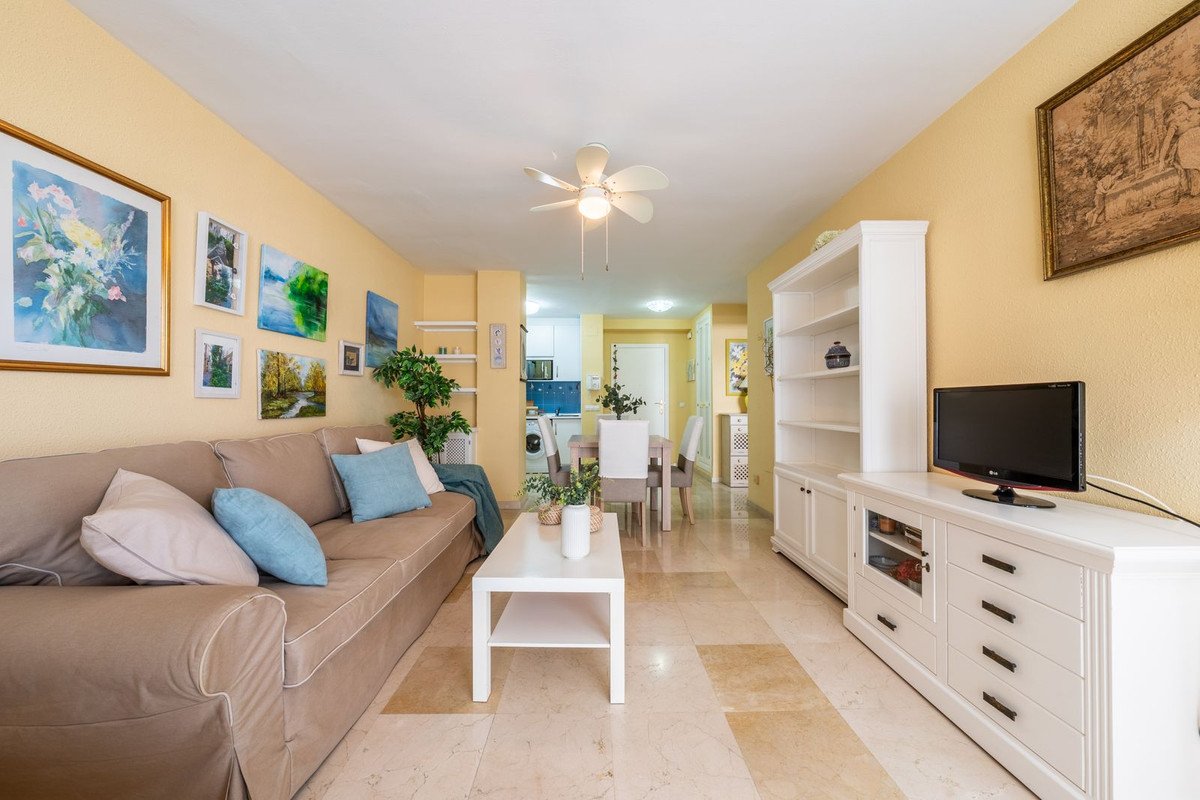 1 Bed Middle Floor Apartment in Marbella