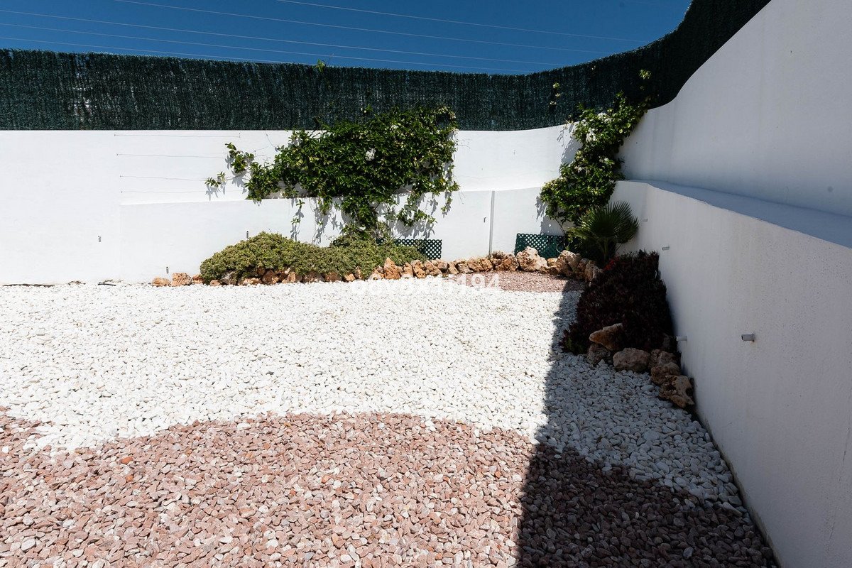 4 Bed Semi-Detached House in Casares