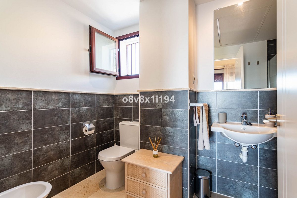 4 Bed Semi-Detached House in Casares