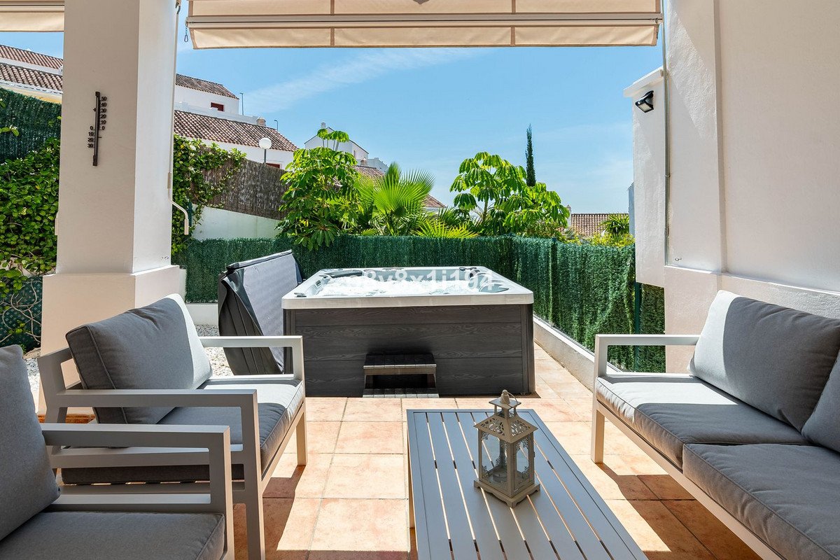 4 Bed Semi-Detached House in Casares