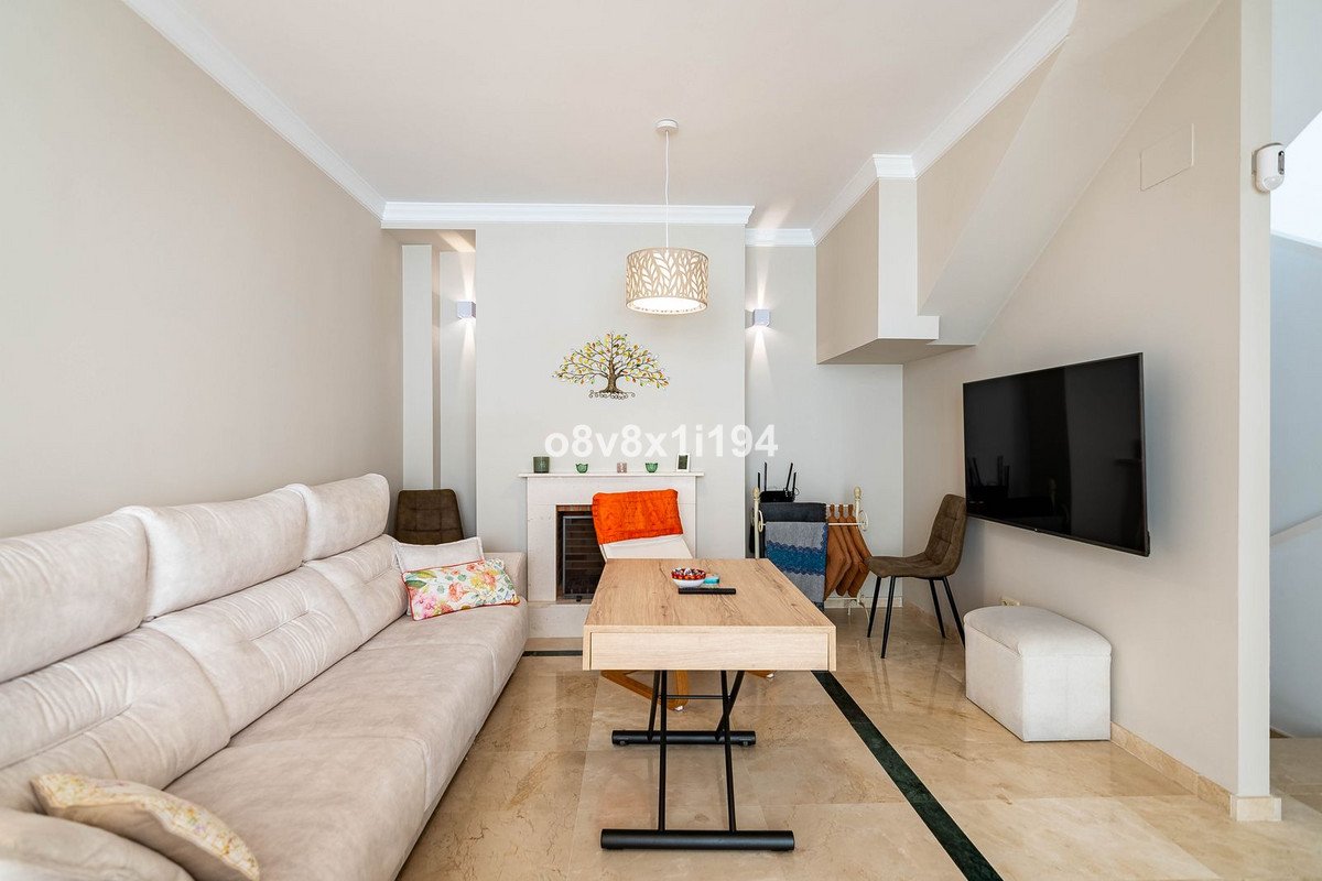 4 Bed Semi-Detached House in Casares
