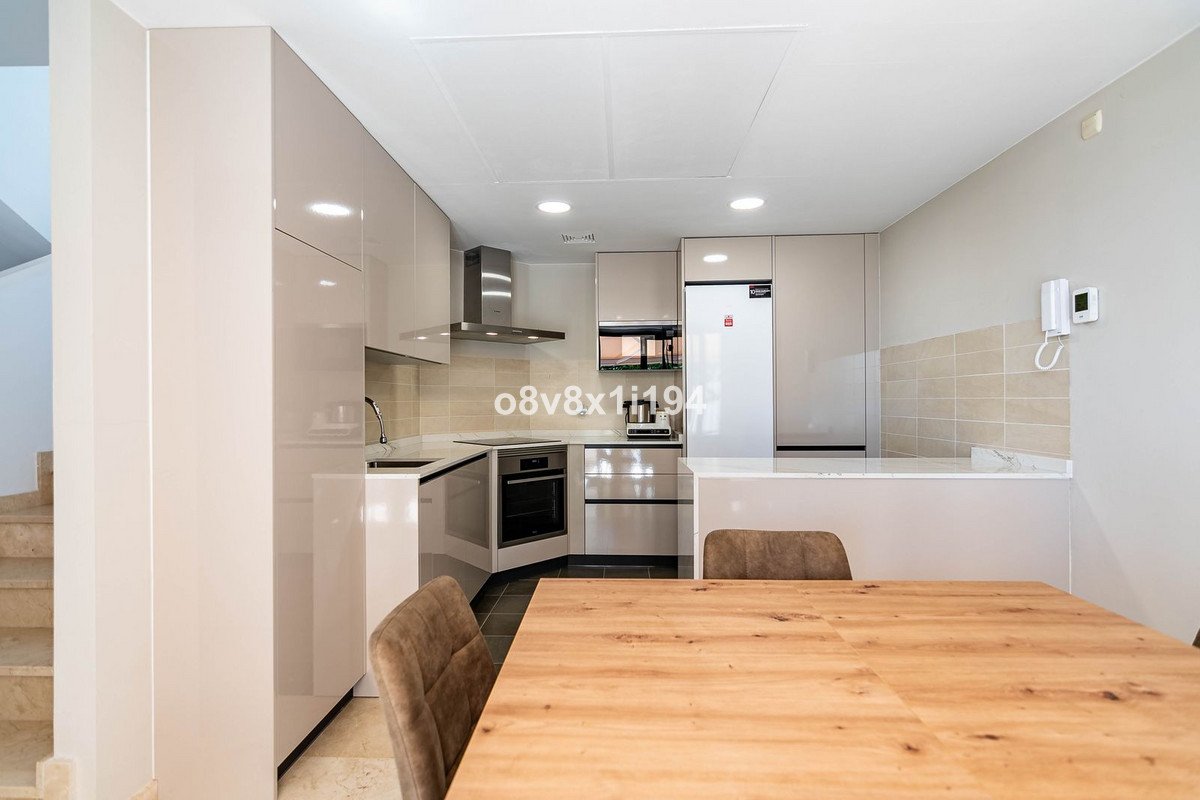 4 Bed Semi-Detached House in Casares