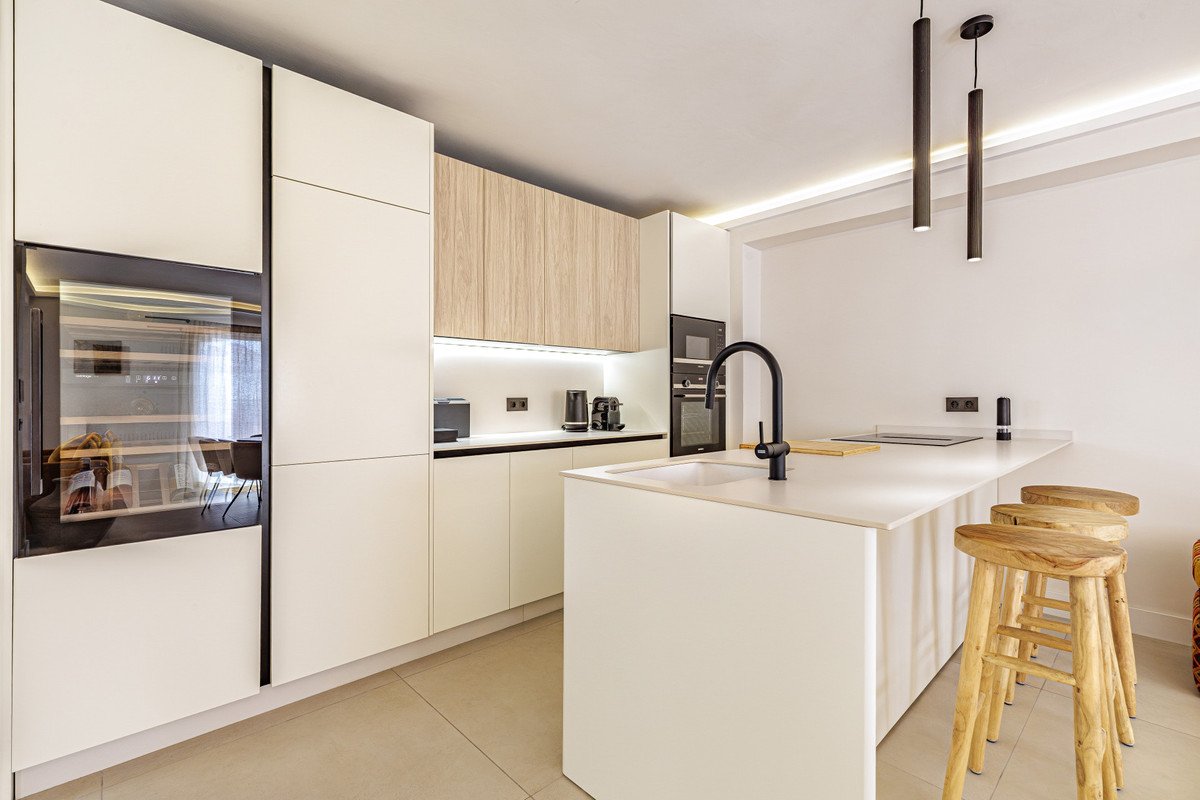 3 Bed Middle Floor Apartment in Marbella