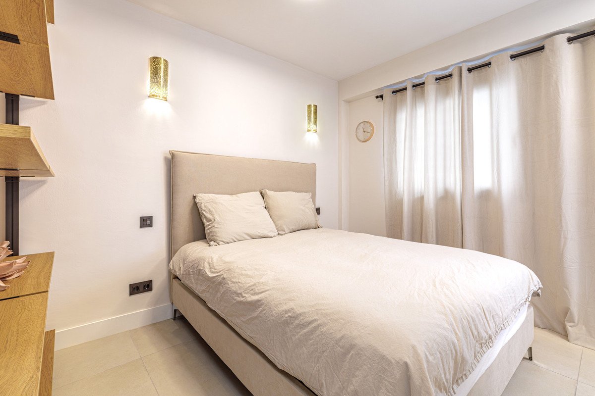 3 Bed Middle Floor Apartment in Marbella