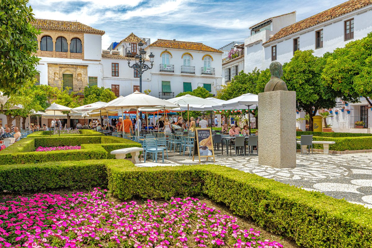 3 Bed Middle Floor Apartment in Marbella