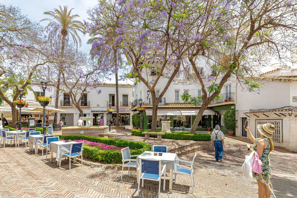 3 Bed Middle Floor Apartment in Marbella