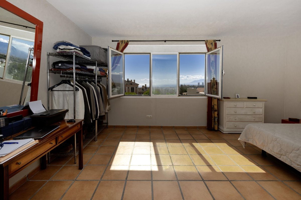3 Bed Detached Villa in Marbella