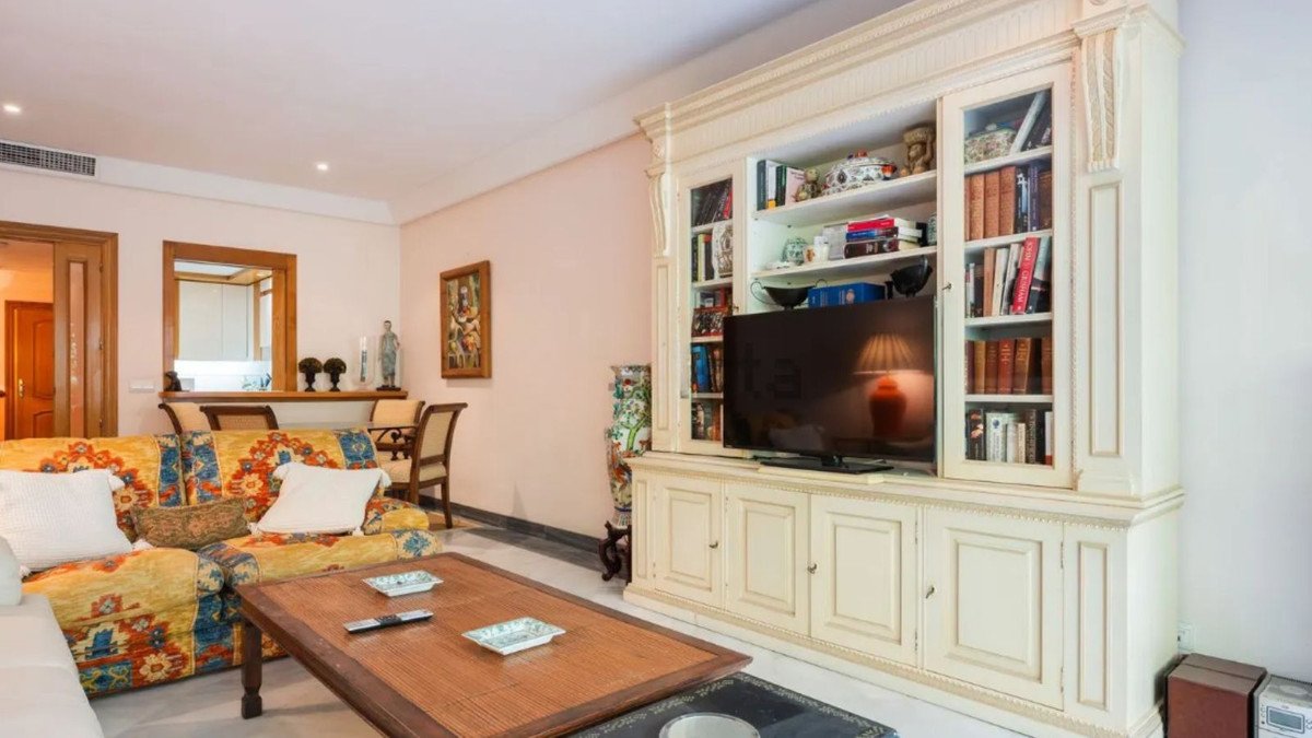 2 Bed Ground Floor Apartment in Marbella