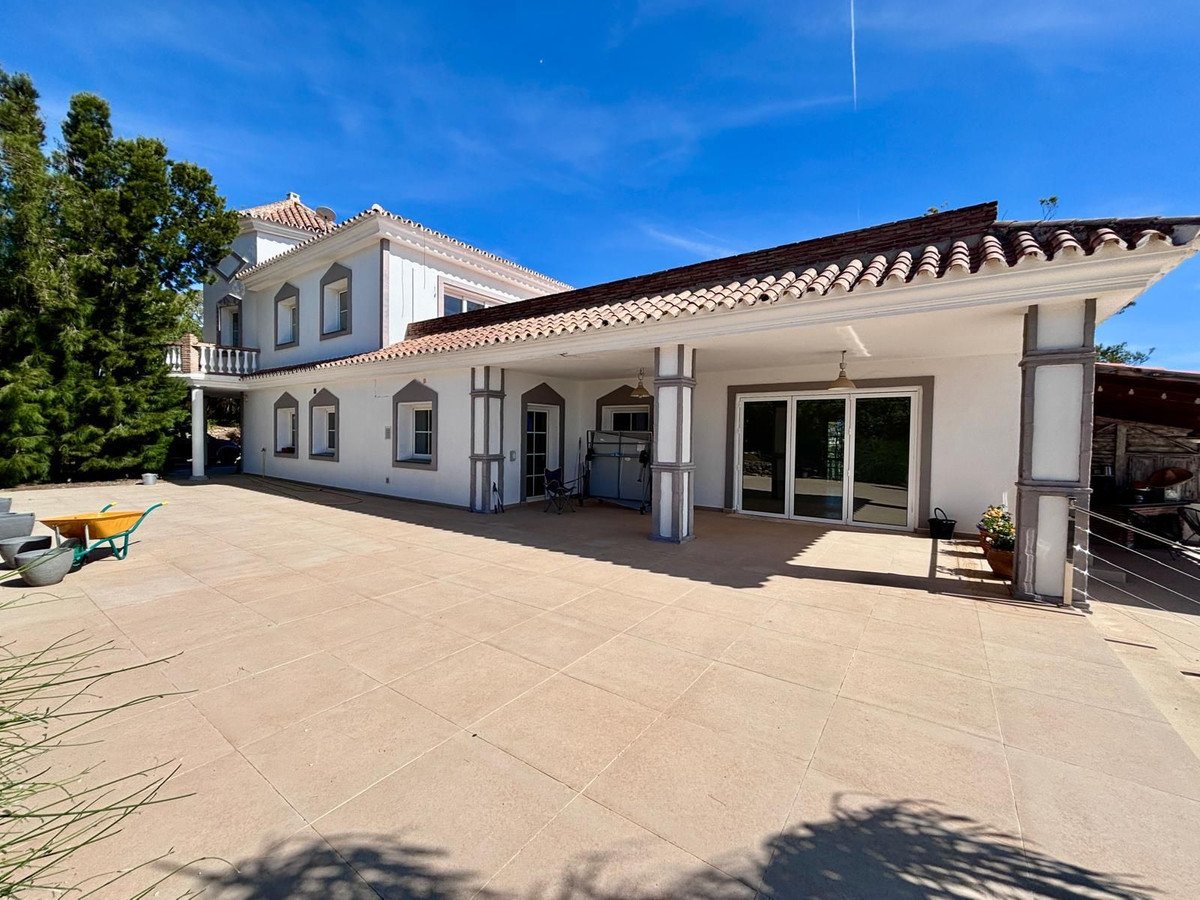 5 Bed Detached Villa in La Cala