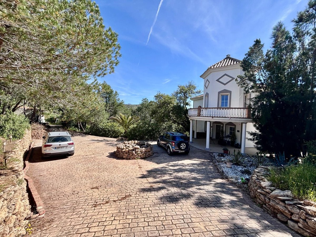 5 Bed Detached Villa in La Cala