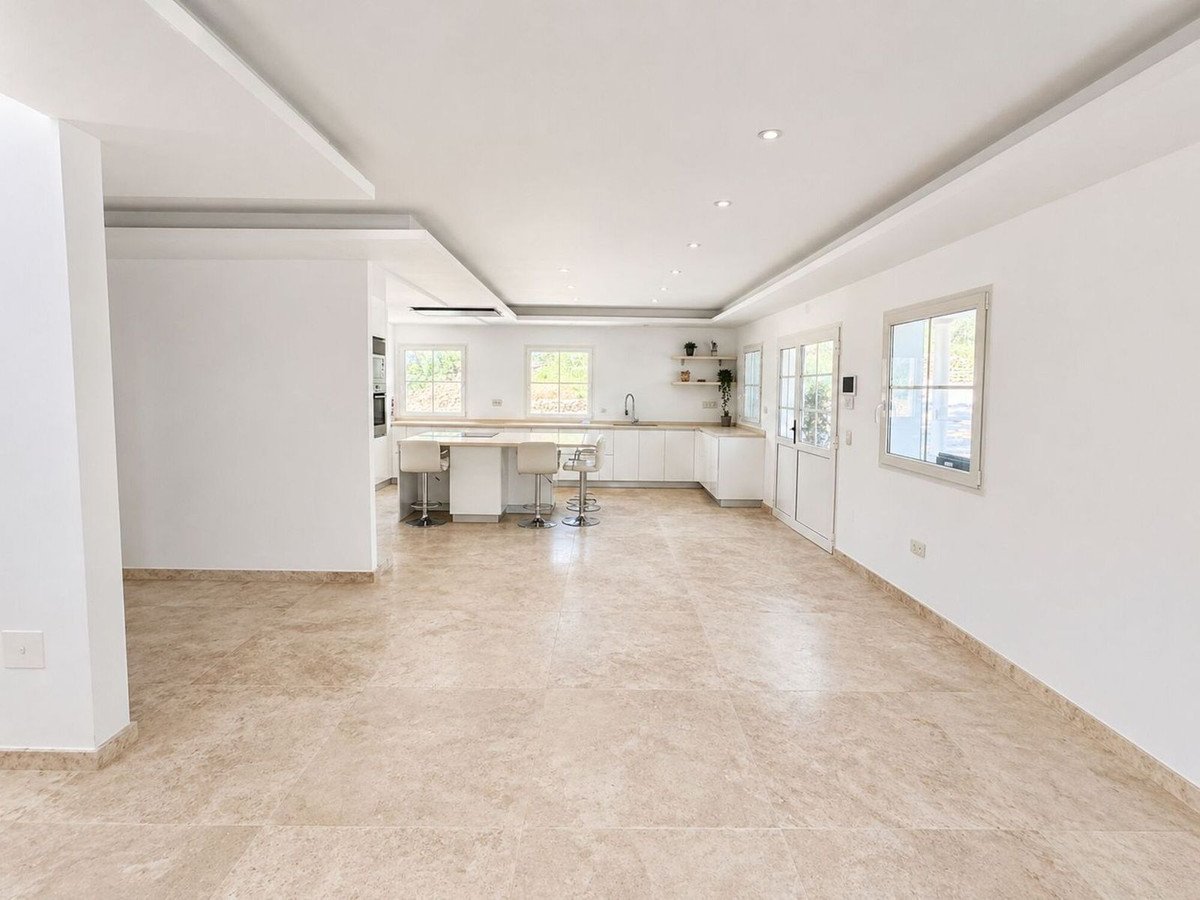 5 Bed Detached Villa in La Cala