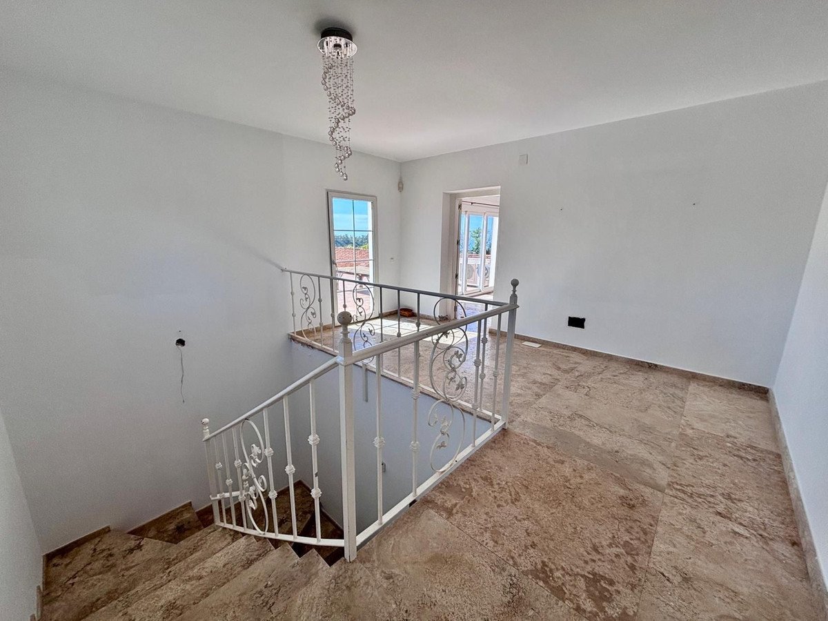 5 Bed Detached Villa in La Cala