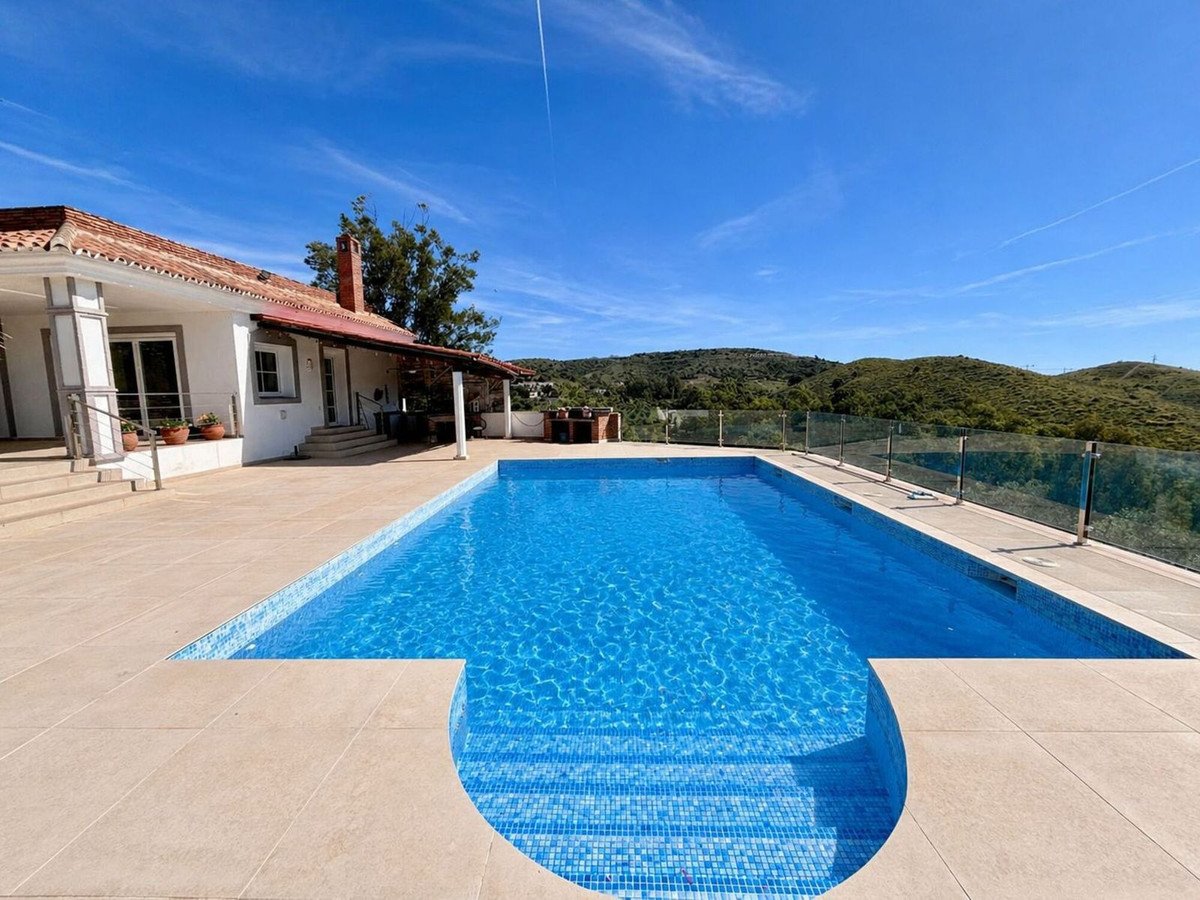 5 Bed Detached Villa in La Cala