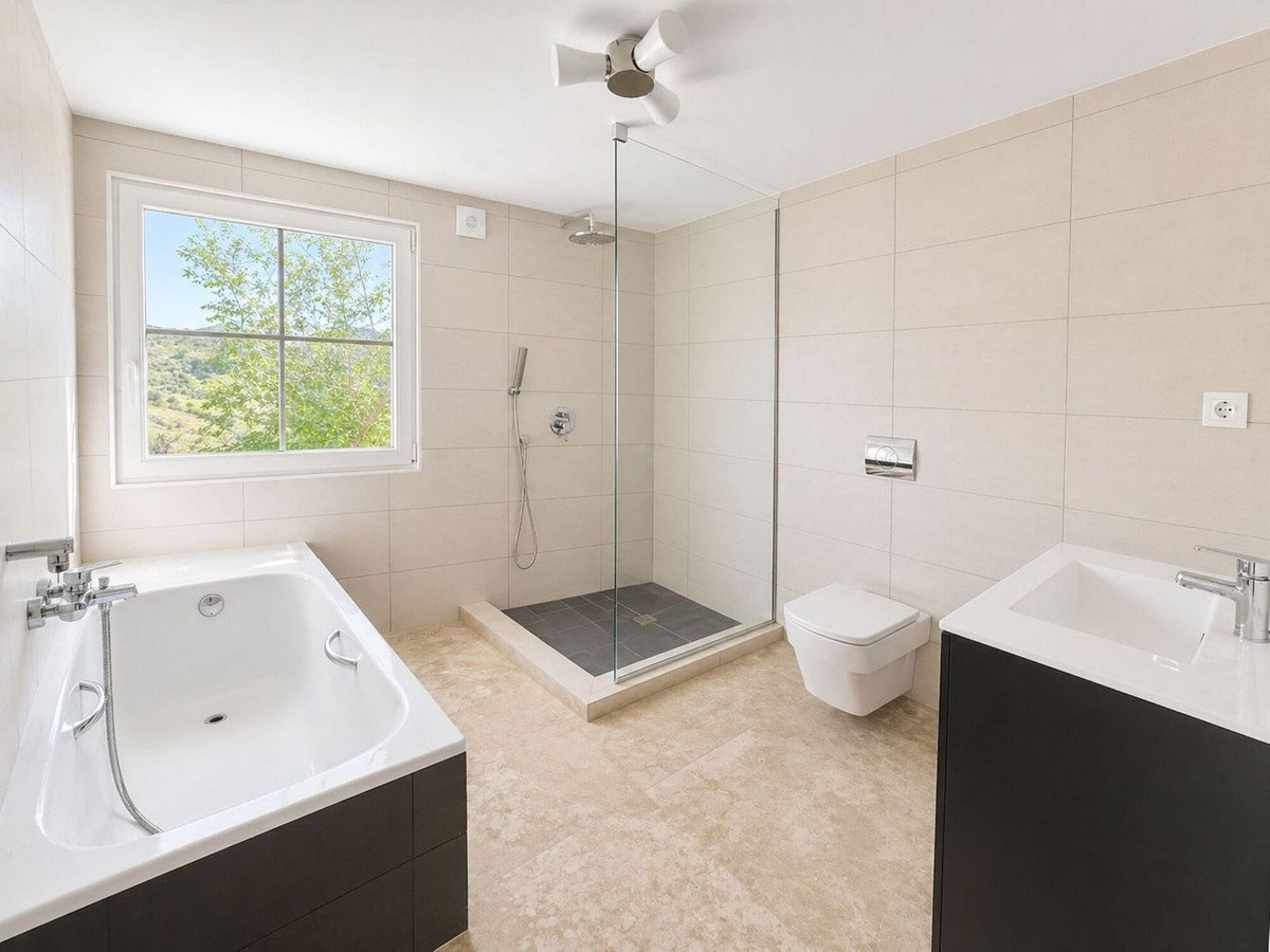 5 Bed Detached Villa in La Cala