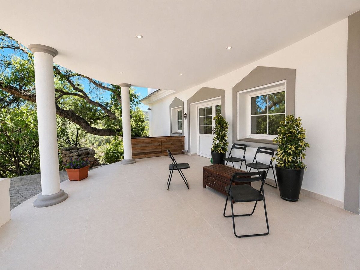 5 Bed Detached Villa in La Cala