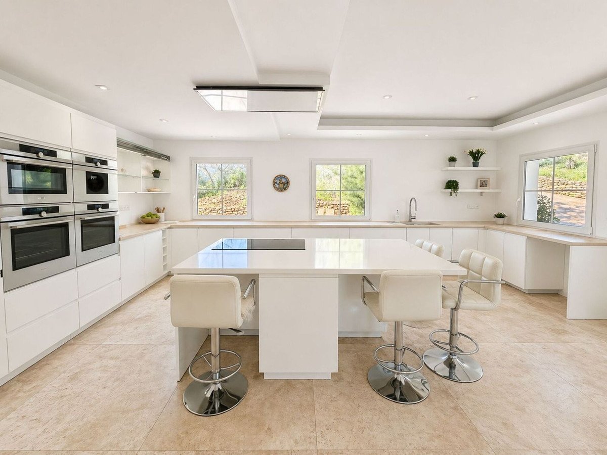 5 Bed Detached Villa in La Cala