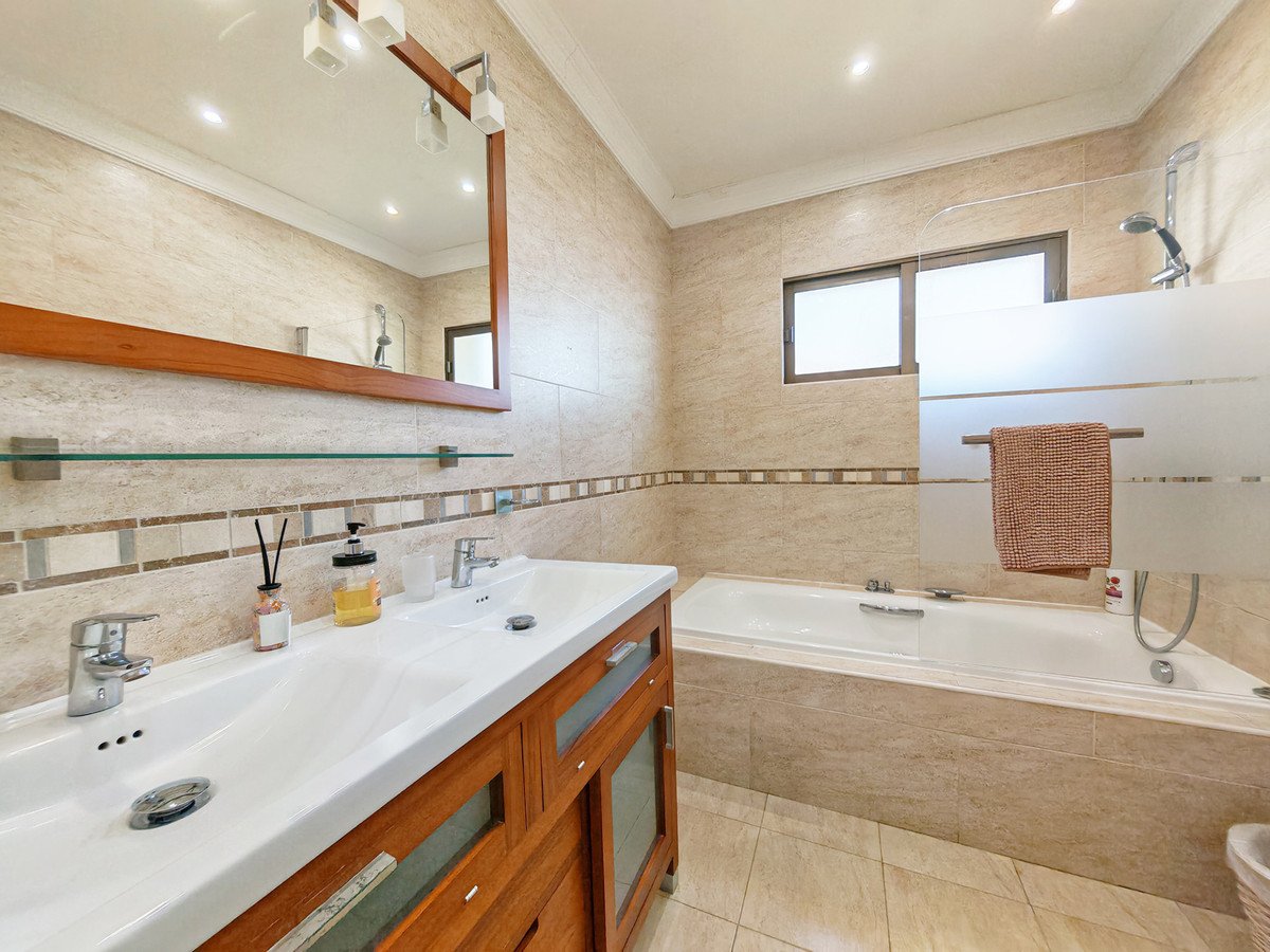 4 Bed Detached Villa in El Chaparral