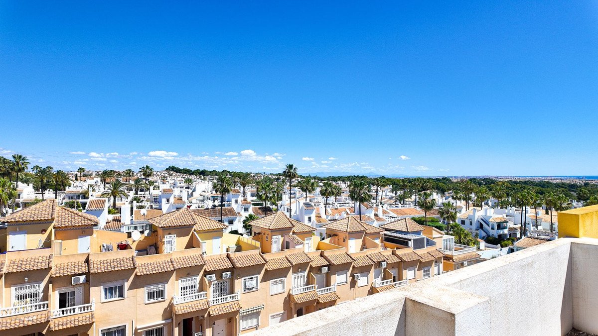 2 Bed Penthouse in Villamartin