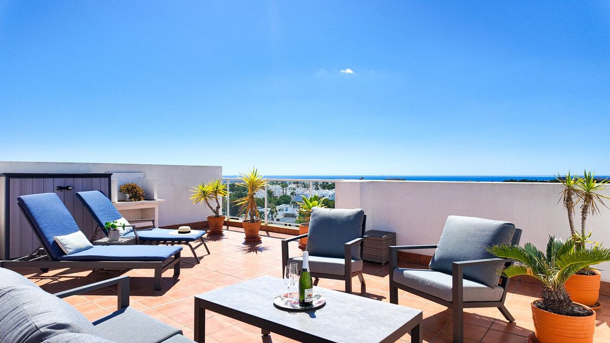 2 Bed Penthouse in Villamartin