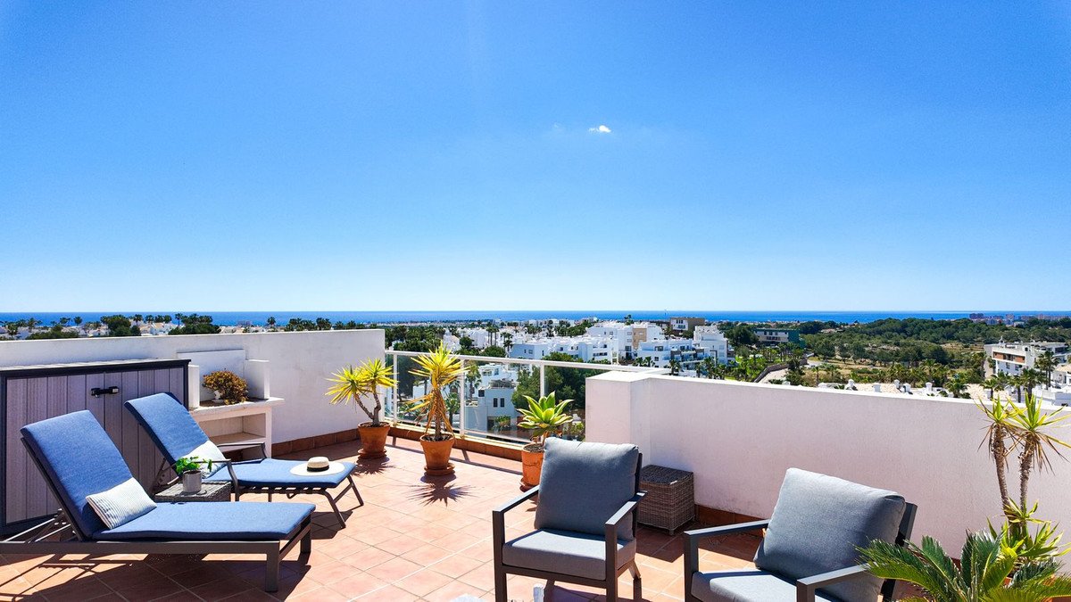 2 Bed Penthouse in Villamartin