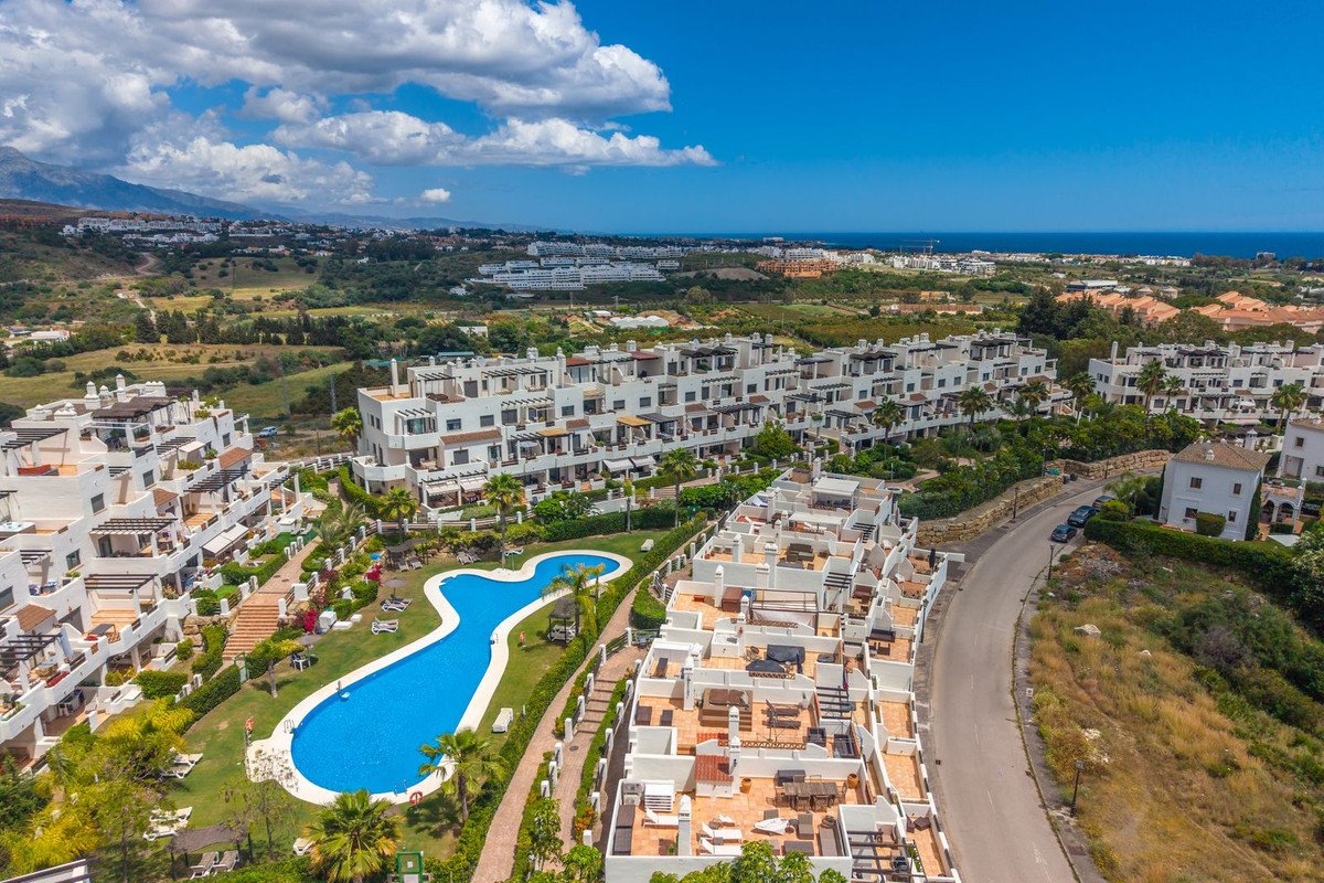 2 Bed Penthouse in Estepona