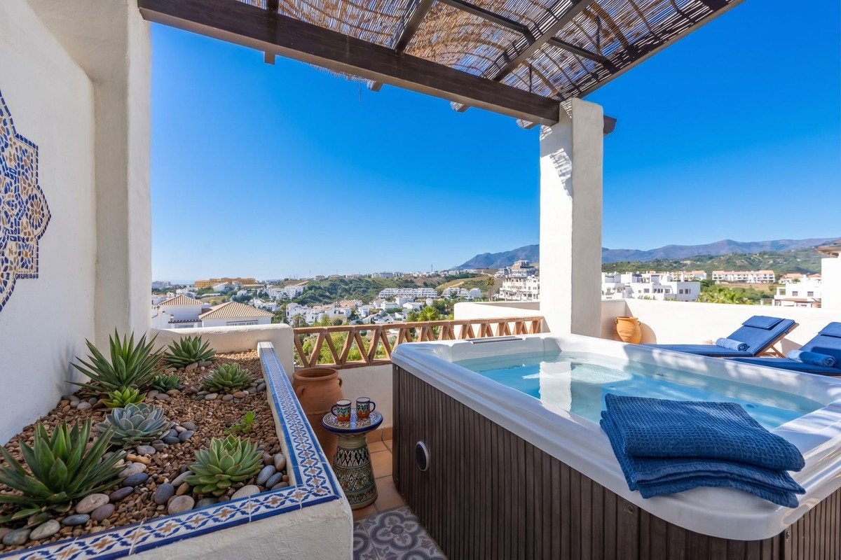 2 Bed Penthouse in Estepona