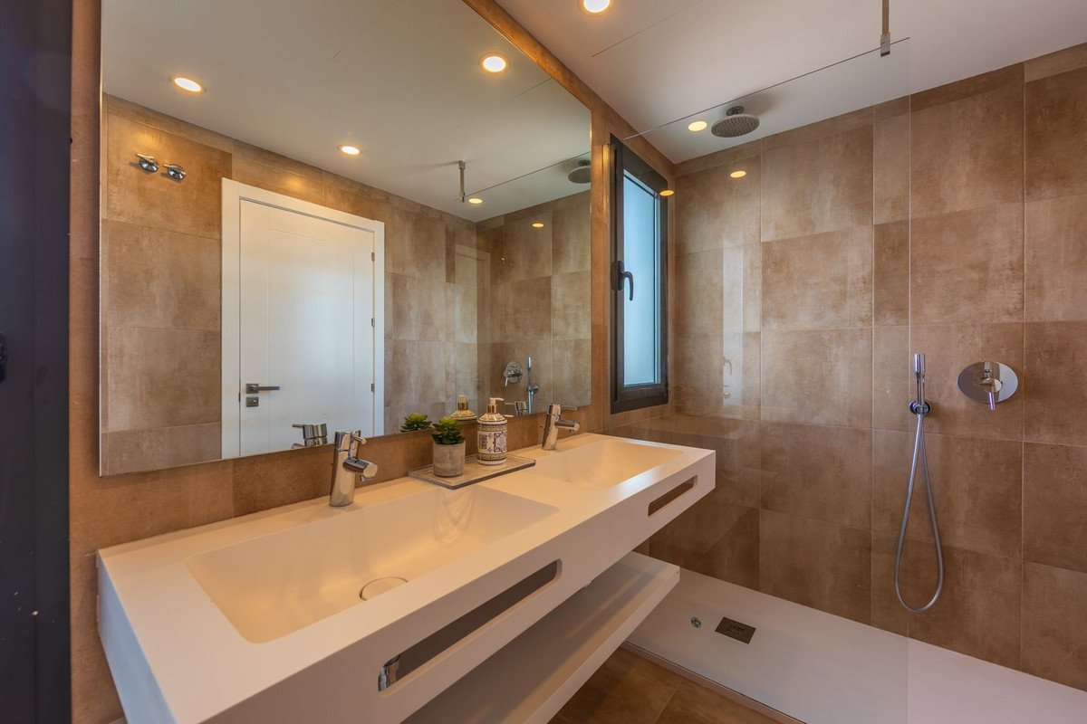 2 Bed Penthouse in Estepona