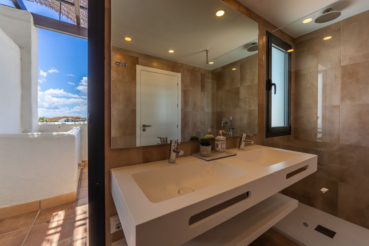 2 Bed Penthouse in Estepona