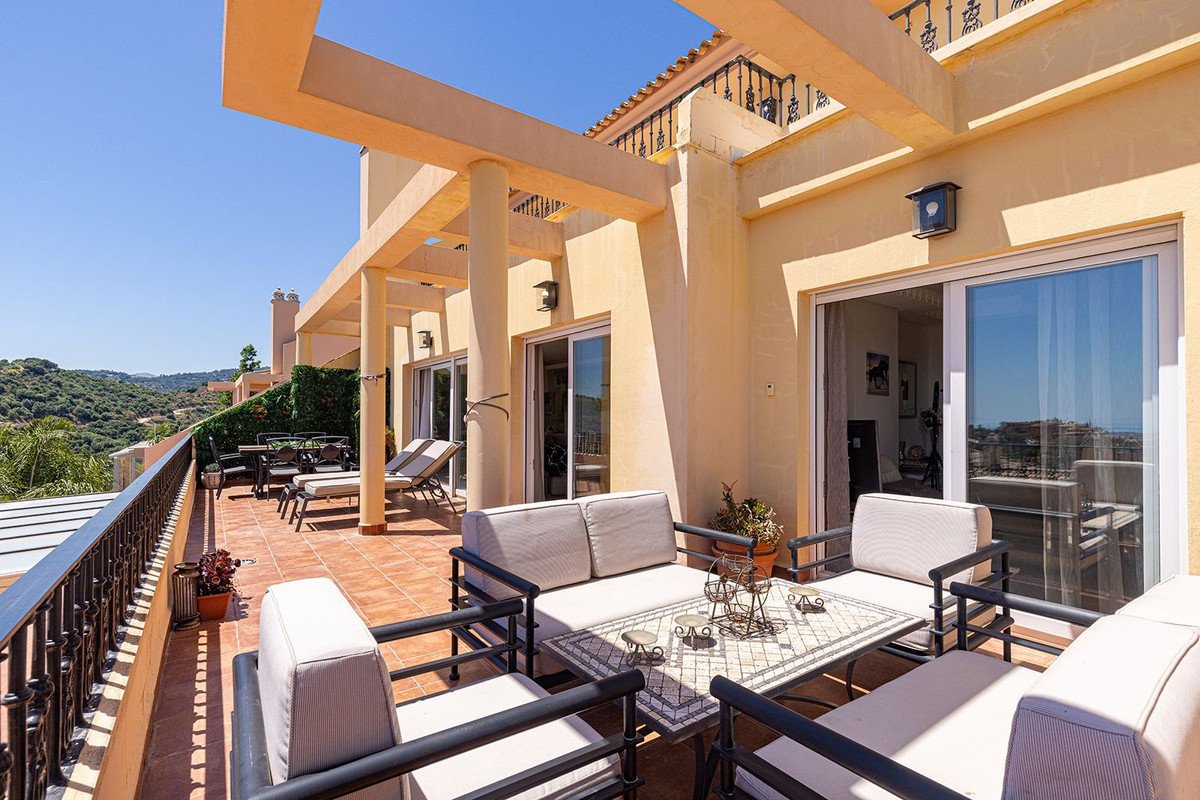 2 Bed Penthouse Duplex in Nueva Andalucía
