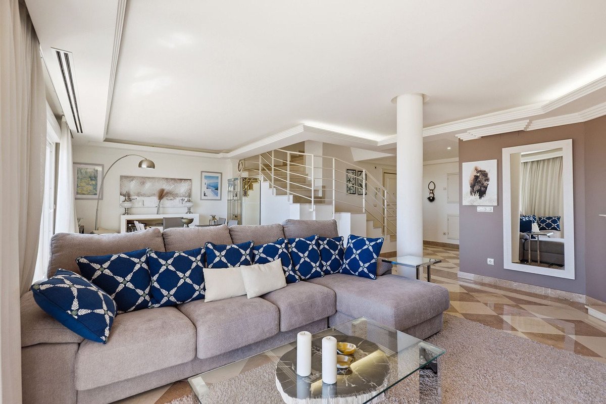 2 Bed Penthouse Duplex in Nueva Andalucía