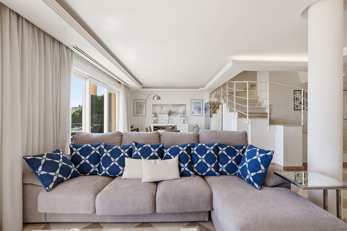 2 Bed Penthouse Duplex in Nueva Andalucía