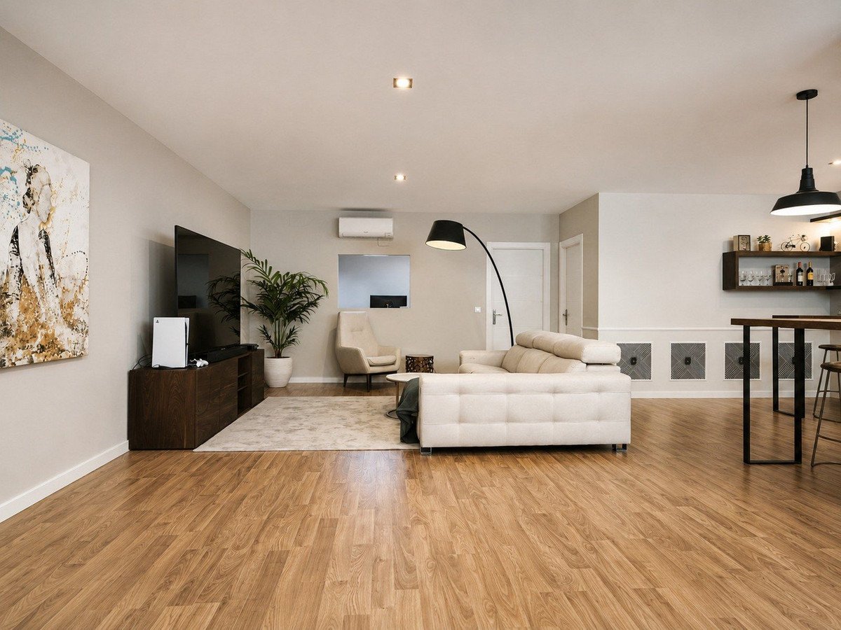 5 Bed Detached Villa in Santa Pola
