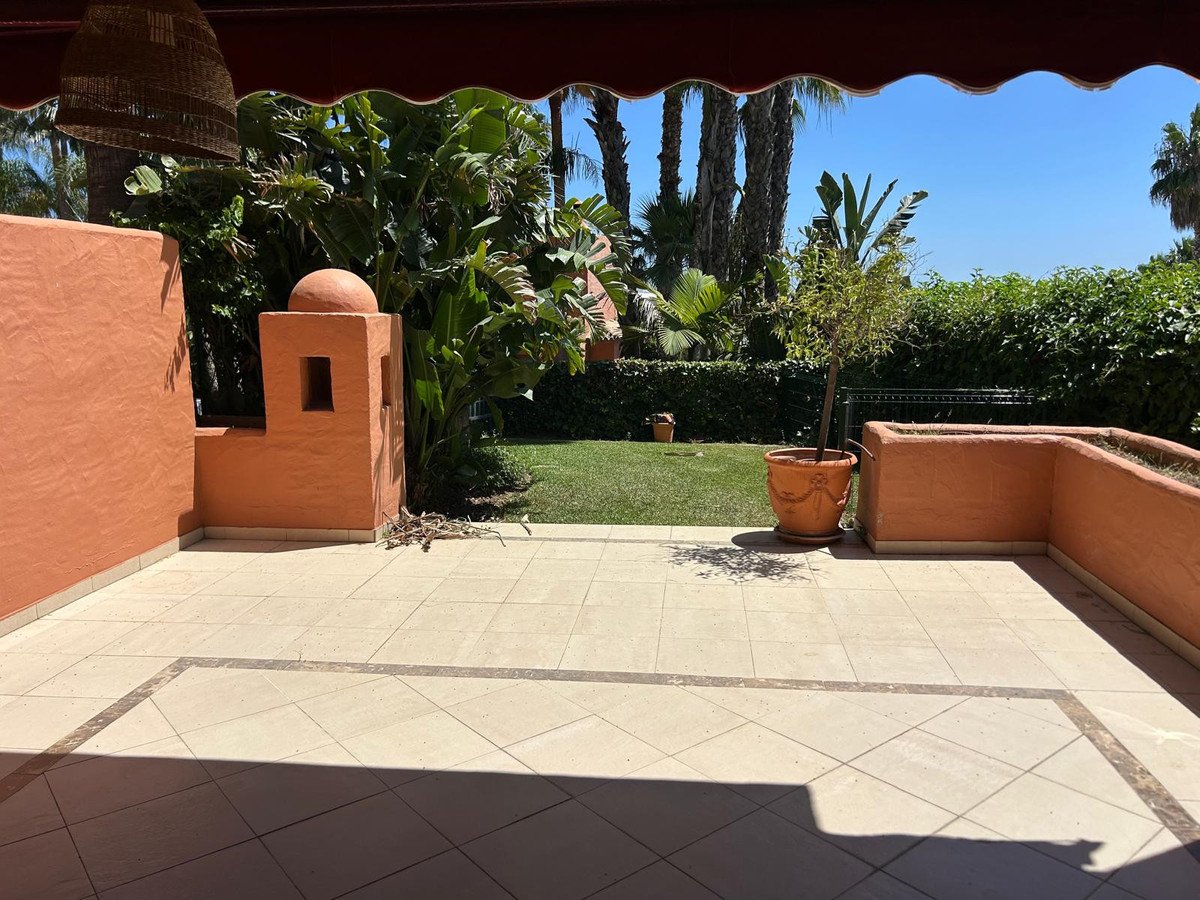 4 Bed Semi-Detached House in The Golden Mile