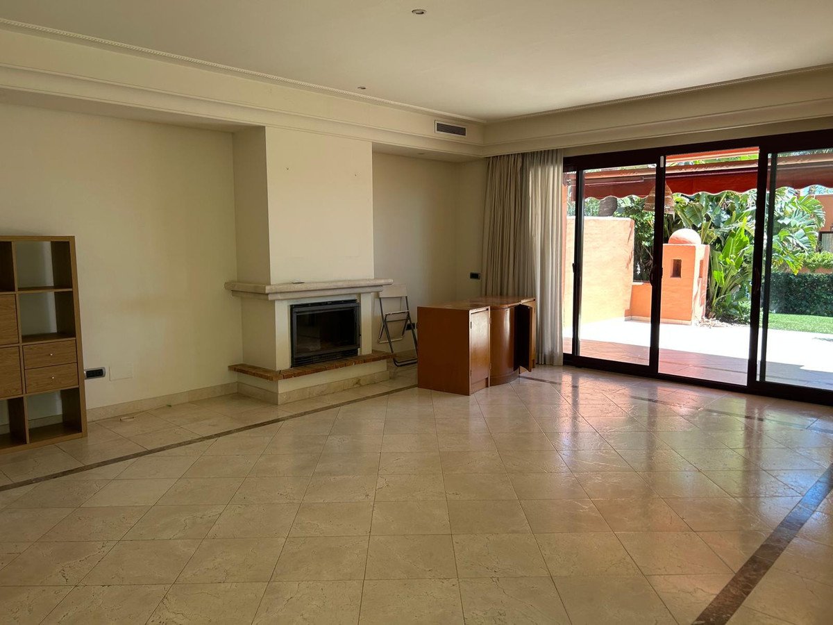 4 Bed Semi-Detached House in The Golden Mile