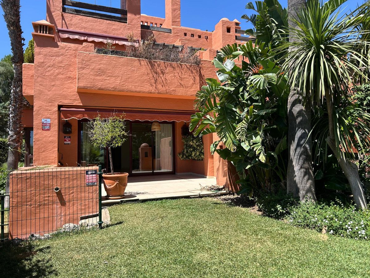 4 Bed Semi-Detached House in The Golden Mile