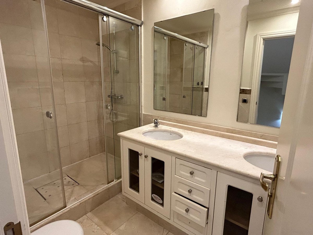 4 Bed Semi-Detached House in The Golden Mile