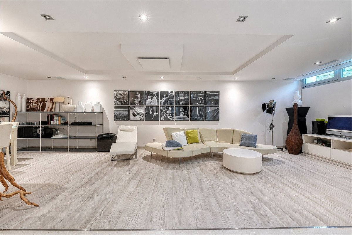 4 Bed Semi-Detached House in Sierra Blanca