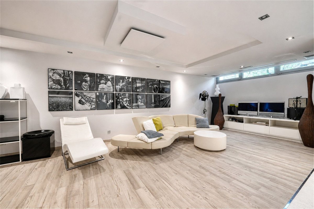 4 Bed Semi-Detached House in Sierra Blanca