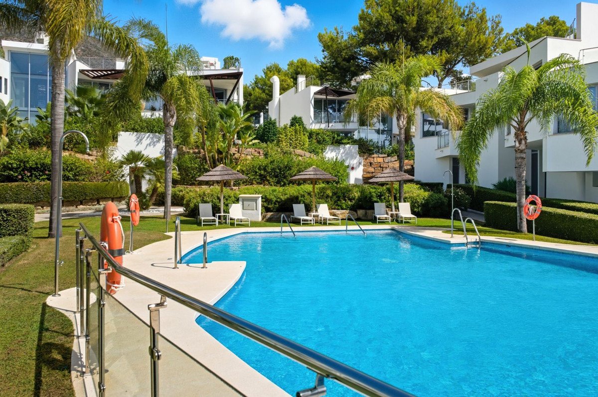 4 Bed Semi-Detached House in Sierra Blanca