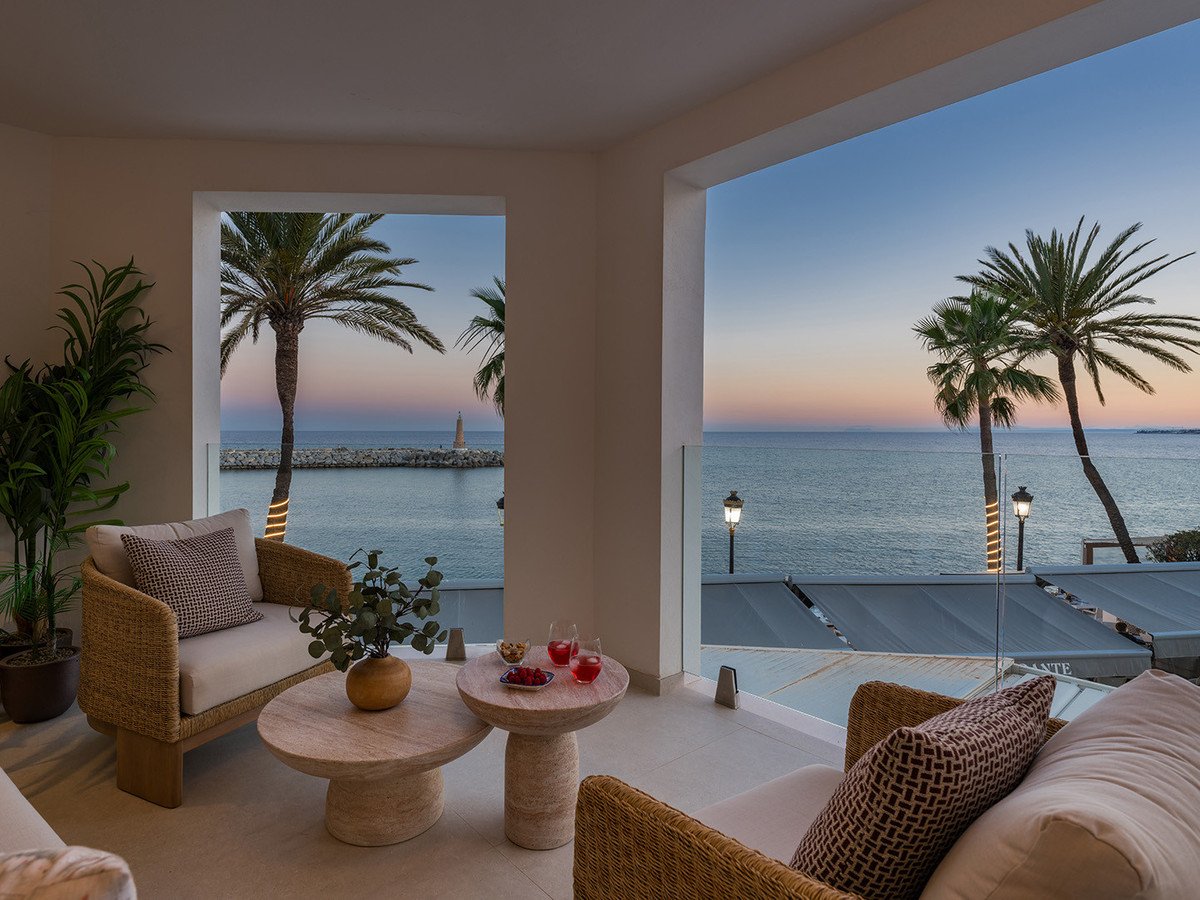 3 Bed Middle Floor Apartment in Puerto Banús
