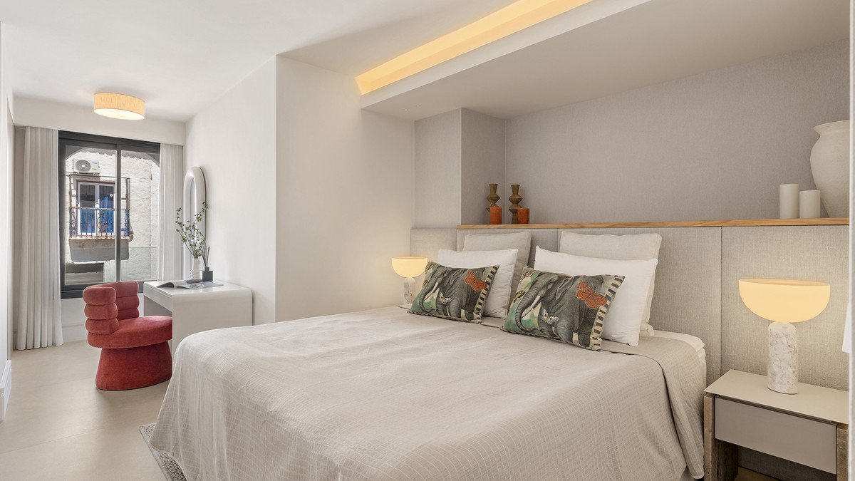 3 Bed Middle Floor Apartment in Puerto Banús