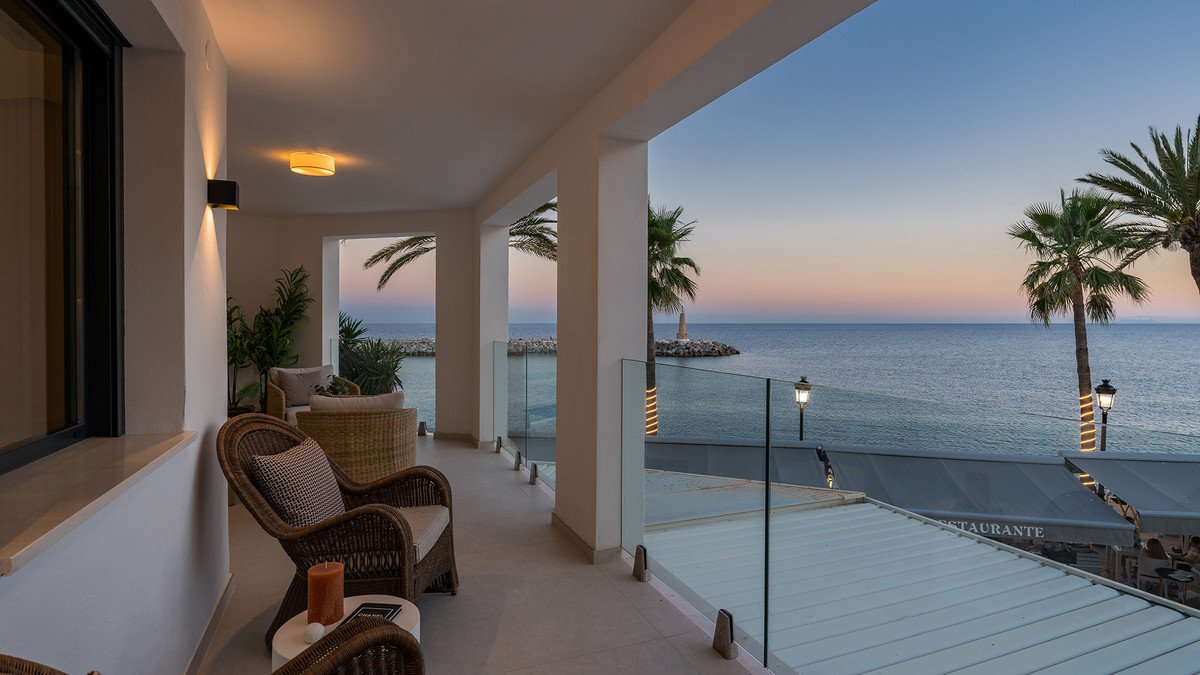 3 Bed Middle Floor Apartment in Puerto Banús