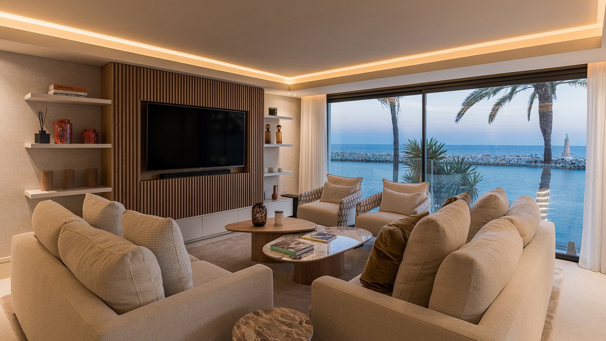 3 Bed Middle Floor Apartment in Puerto Banús