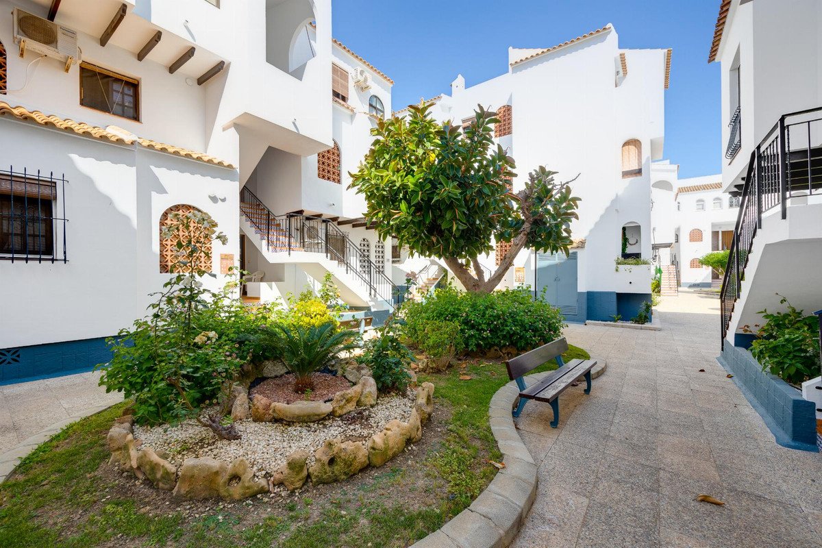 2 Bed Bungalow in Torrevieja