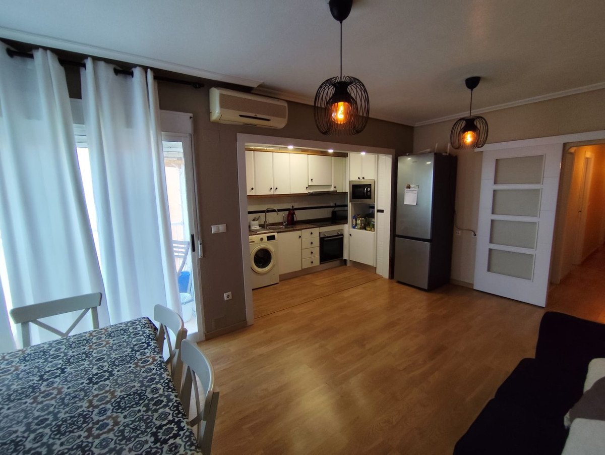 3 Bed Middle Floor Apartment in Torrevieja