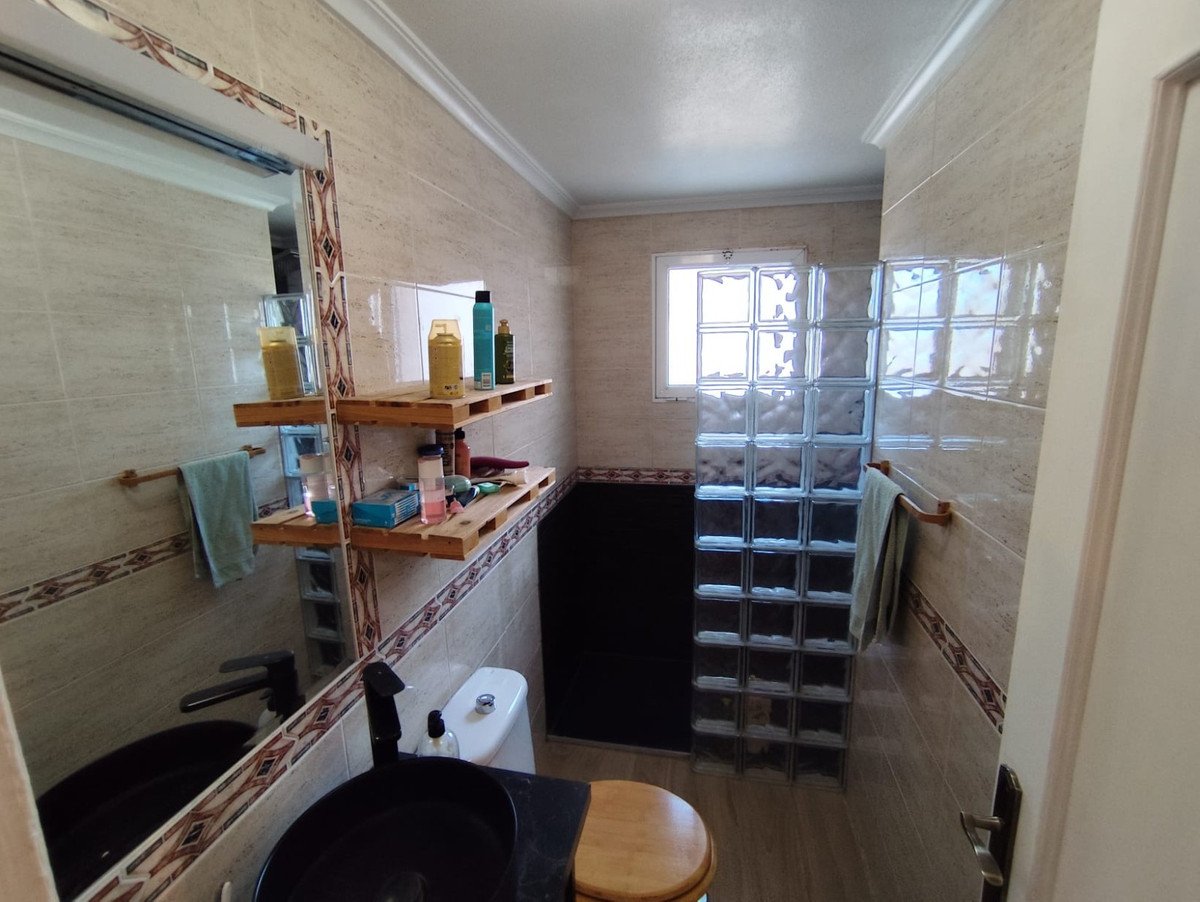 3 Bed Middle Floor Apartment in Torrevieja